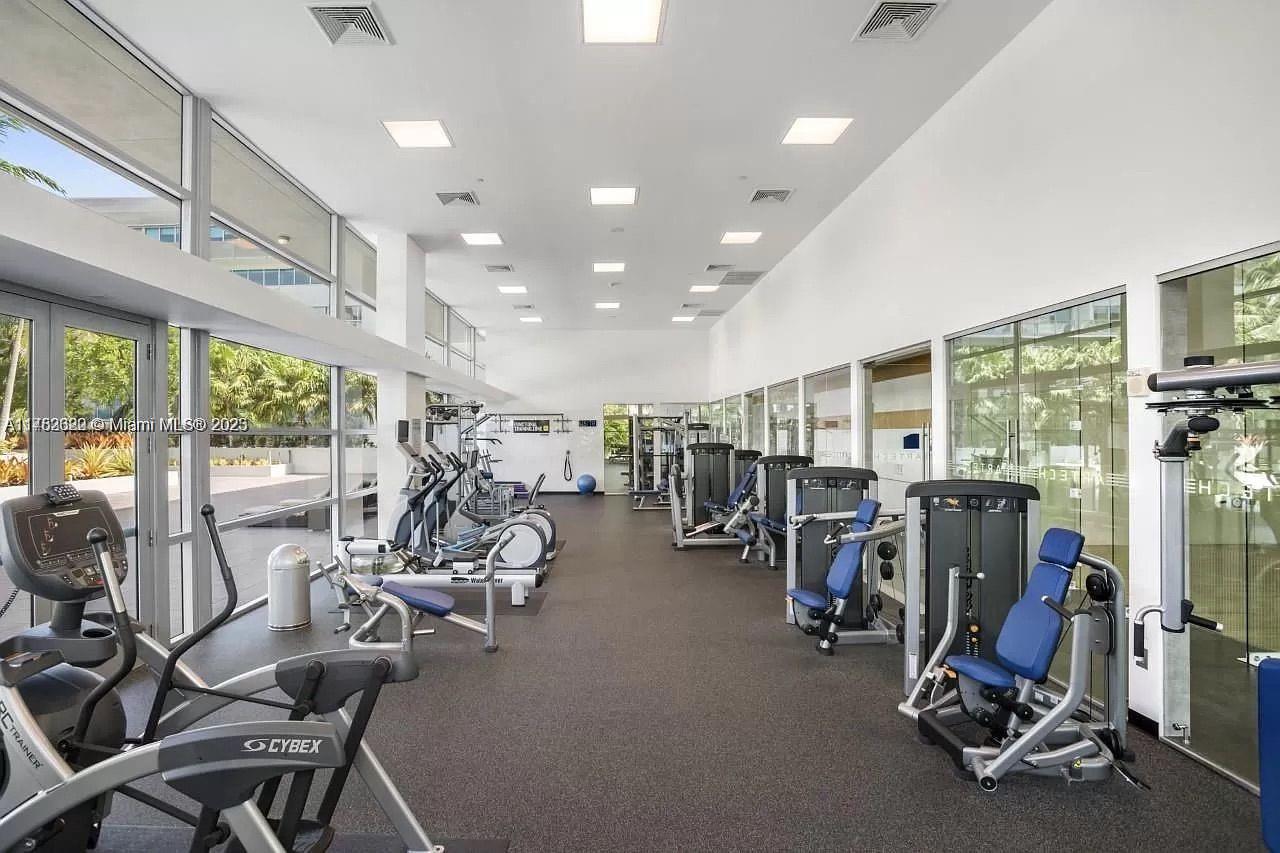 2950 NE 188th St #448, Aventura FL 33180