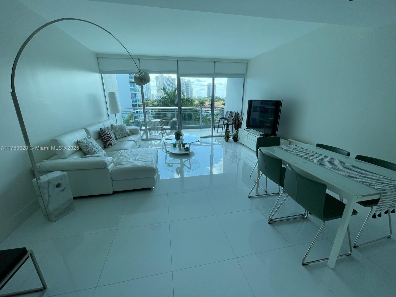 2950 NE 188th St #448, Aventura FL 33180