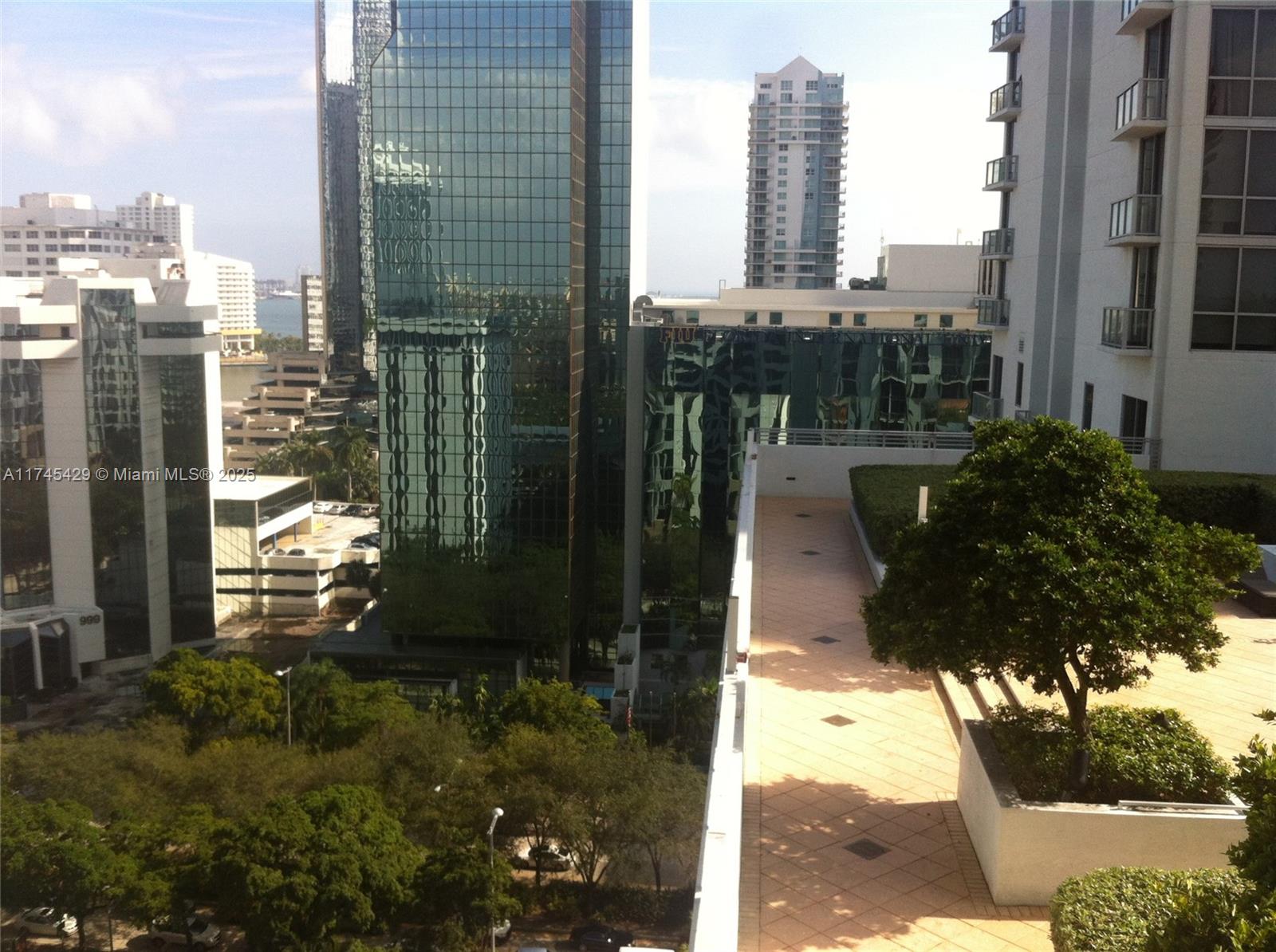 1050 BRICKELL AV #1406, Miami FL 33131