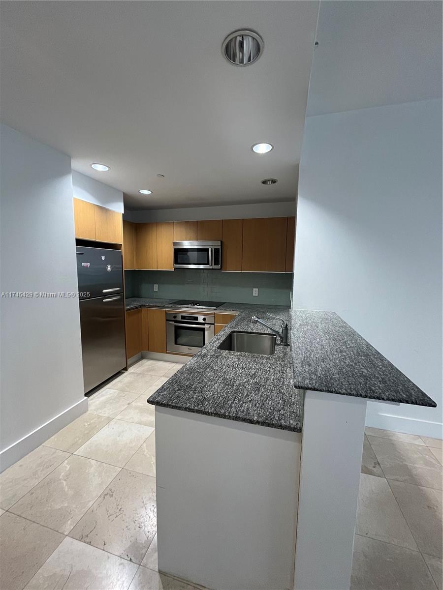 1050 BRICKELL AV #1406, Miami FL 33131