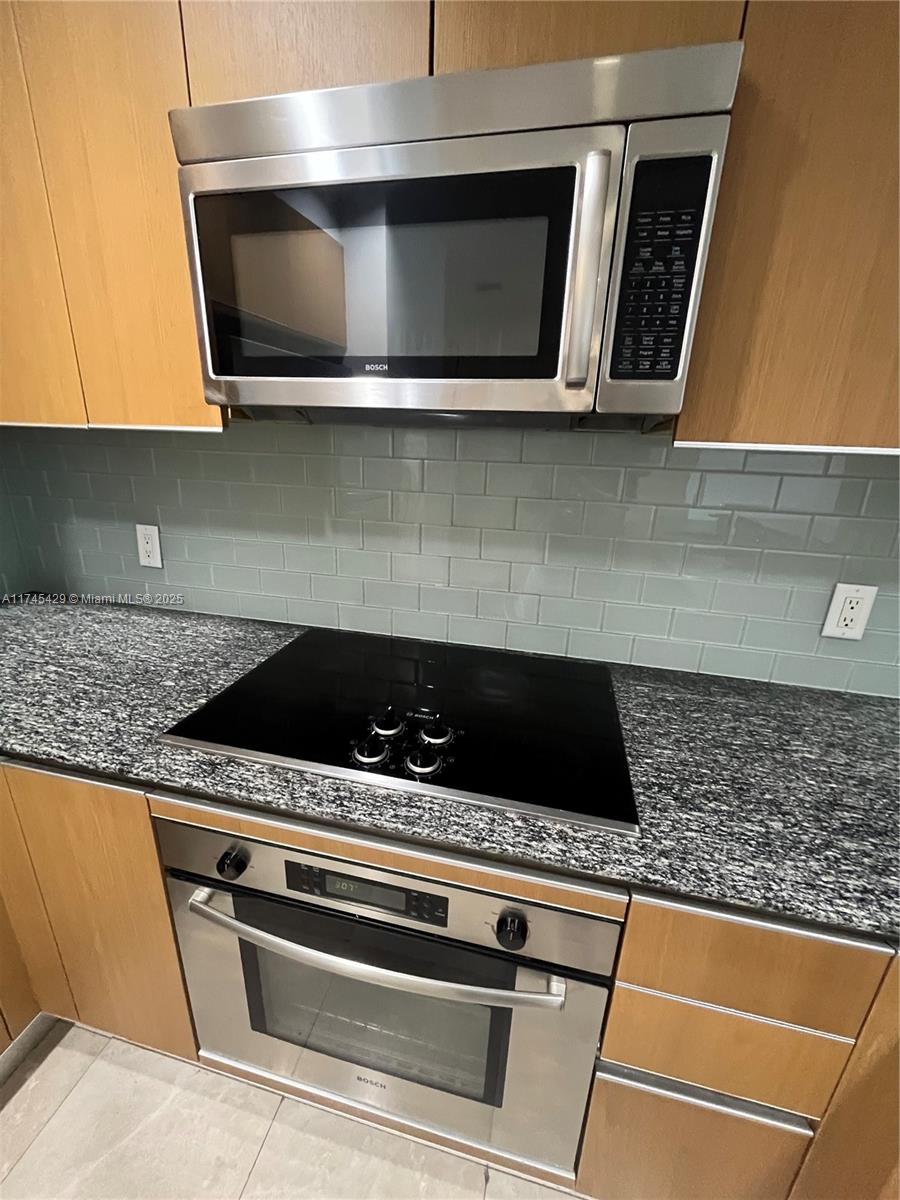 1050 BRICKELL AV #1406, Miami FL 33131
