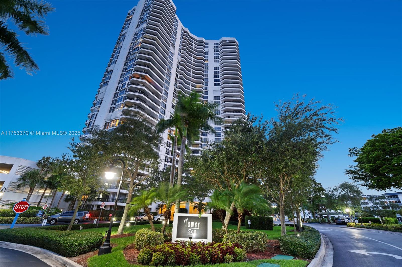 3530 Mystic Pointe Dr #1913, Aventura FL 33180