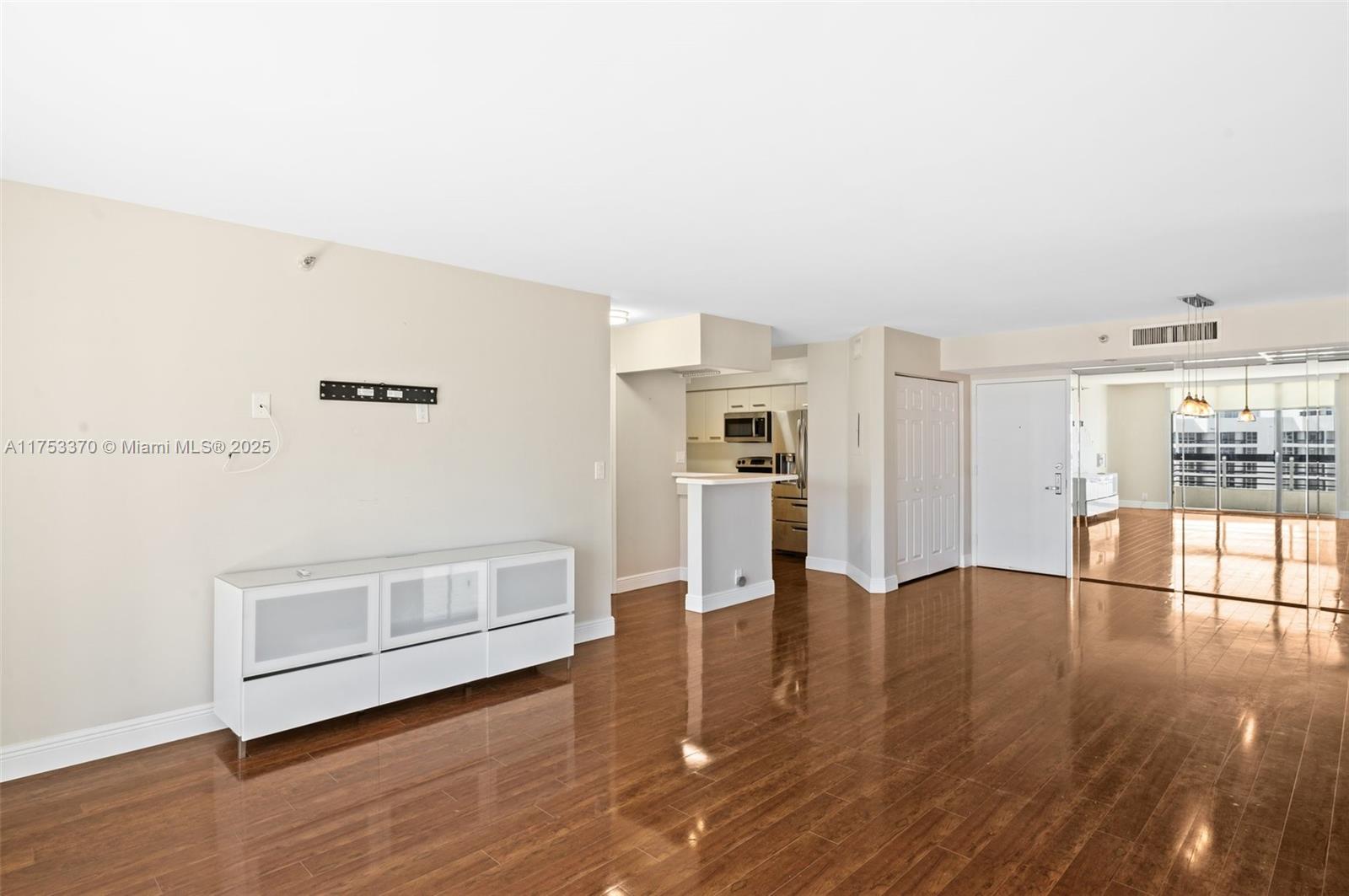 3530 Mystic Pointe Dr #1913, Aventura FL 33180