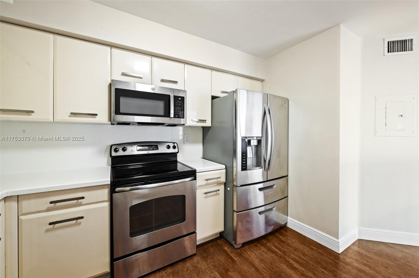 3530 Mystic Pointe Dr #1913, Aventura FL 33180