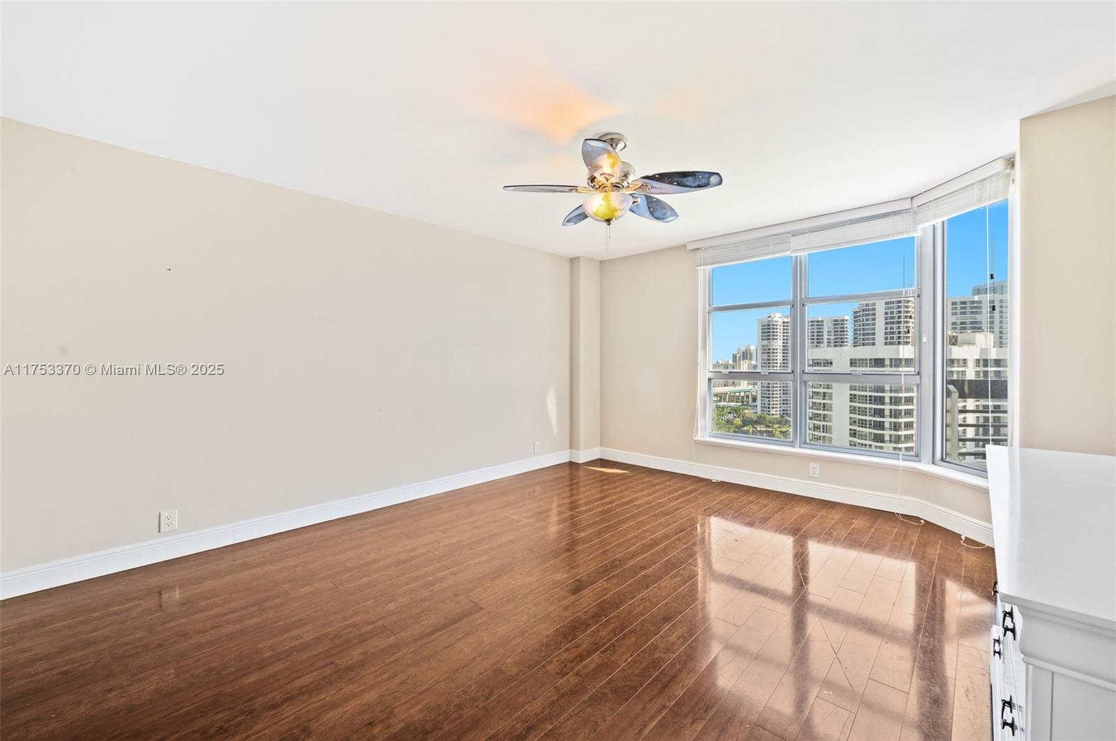 3530 Mystic Pointe Dr #1913, Aventura FL 33180