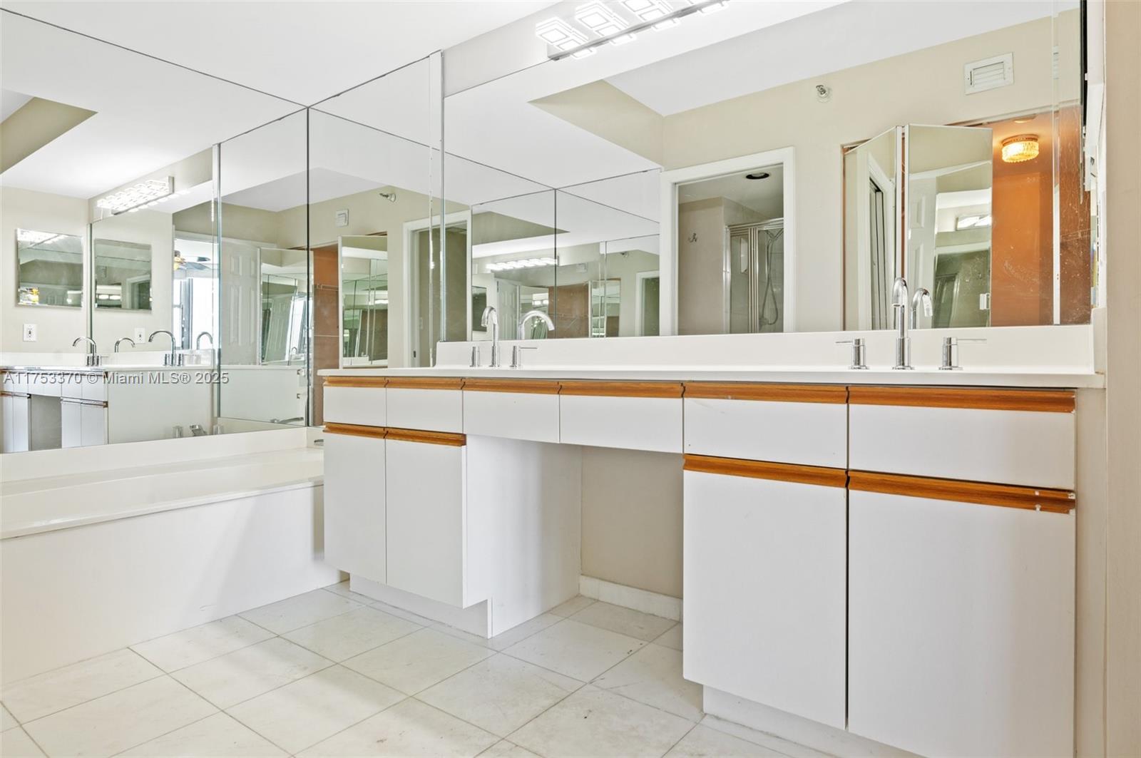 3530 Mystic Pointe Dr #1913, Aventura FL 33180