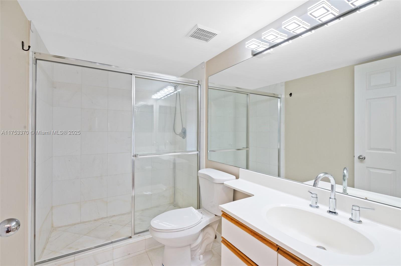 3530 Mystic Pointe Dr #1913, Aventura FL 33180
