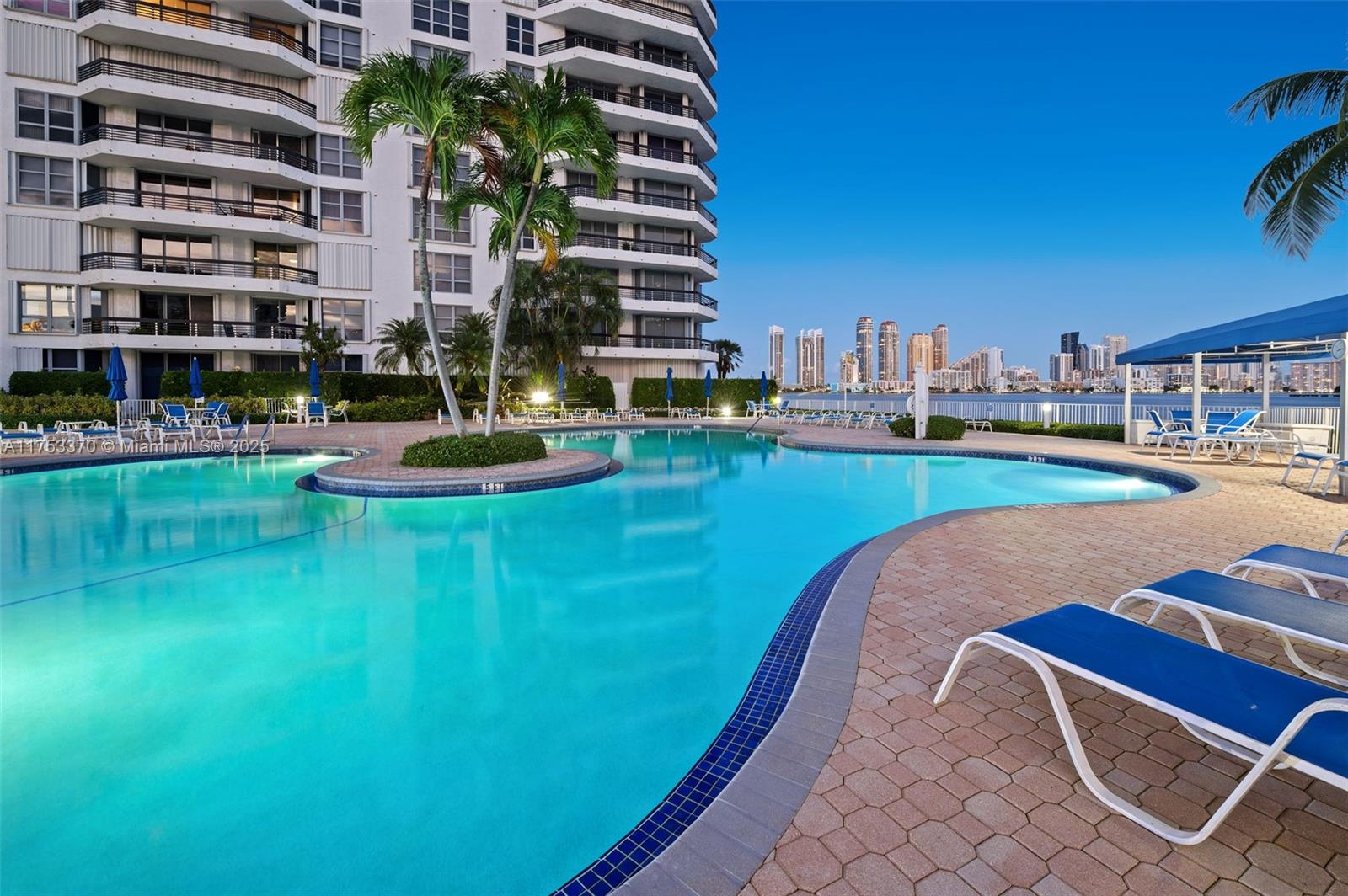3530 Mystic Pointe Dr #1913, Aventura FL 33180