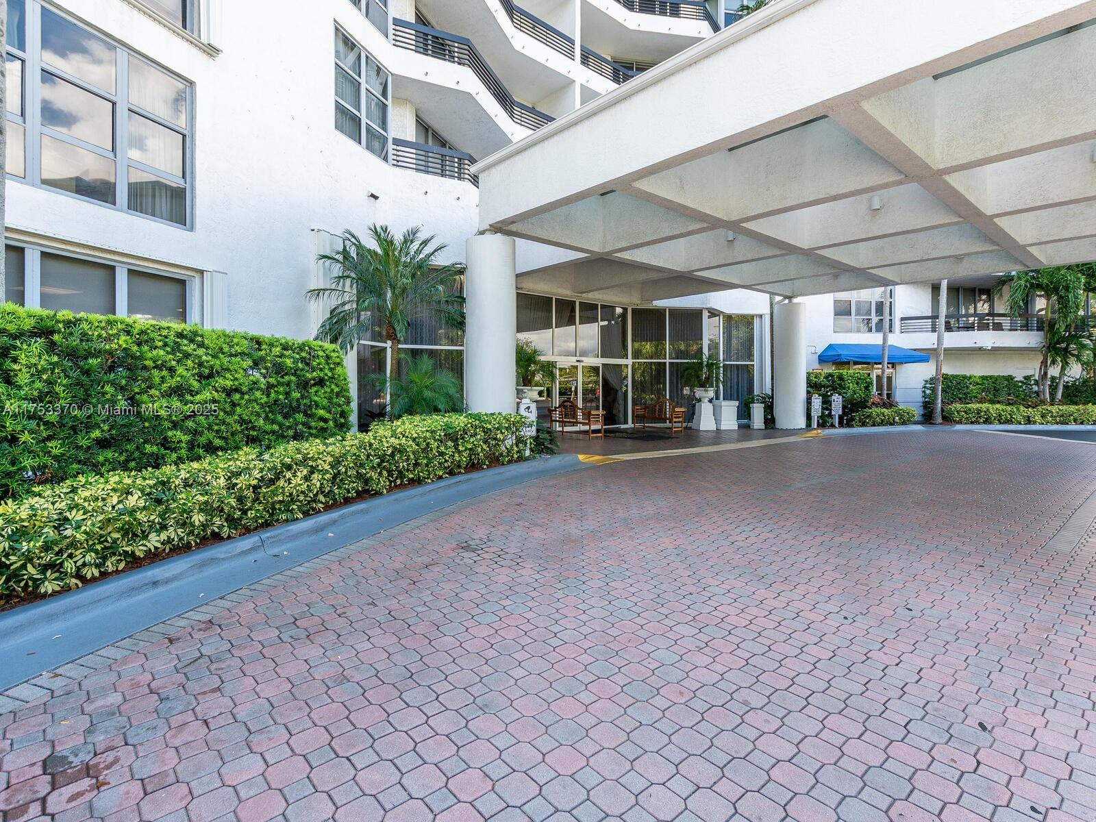 3530 Mystic Pointe Dr #1913, Aventura FL 33180