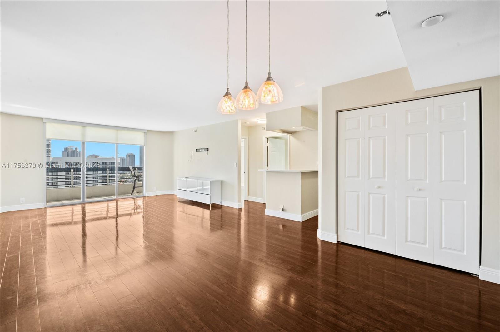 3530 Mystic Pointe Dr #1913, Aventura FL 33180