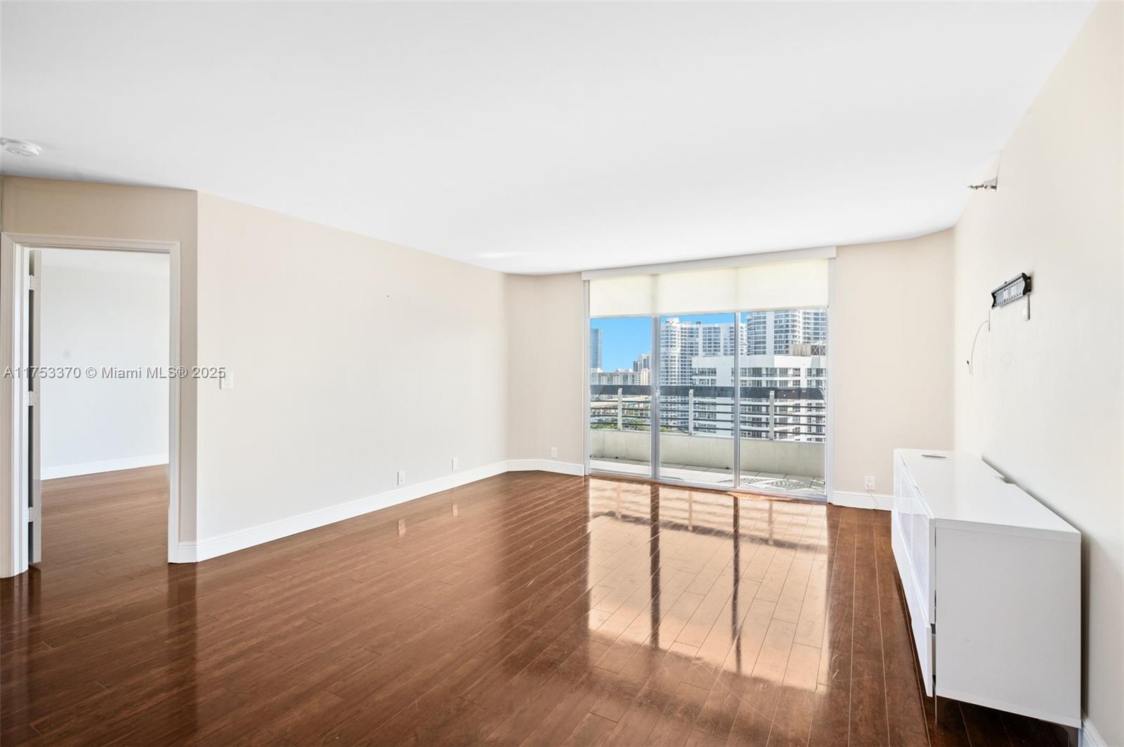 3530 Mystic Pointe Dr #1913, Aventura FL 33180