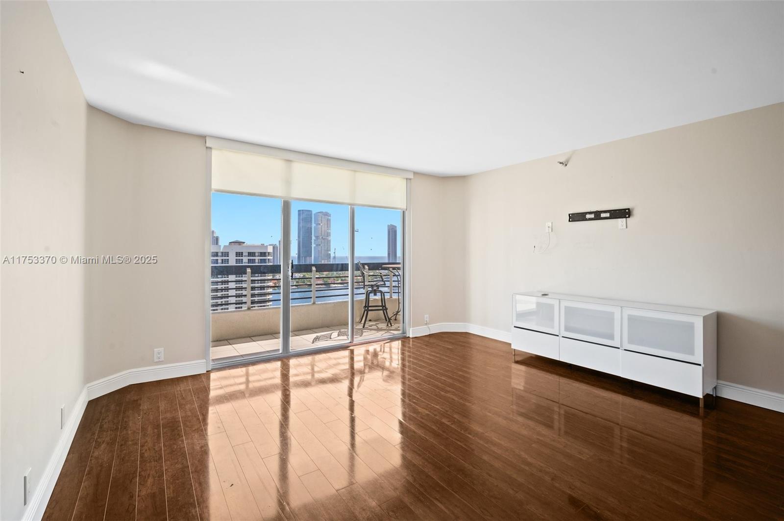 3530 Mystic Pointe Dr #1913, Aventura FL 33180