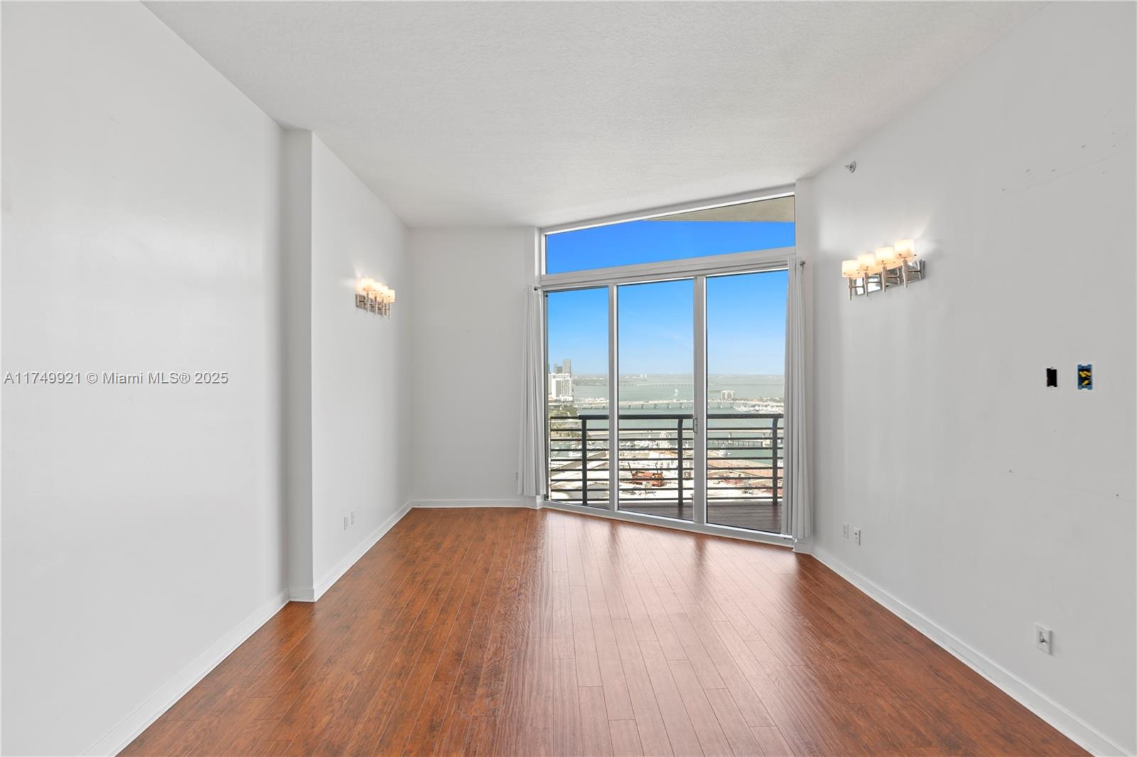 Listing Photo 10