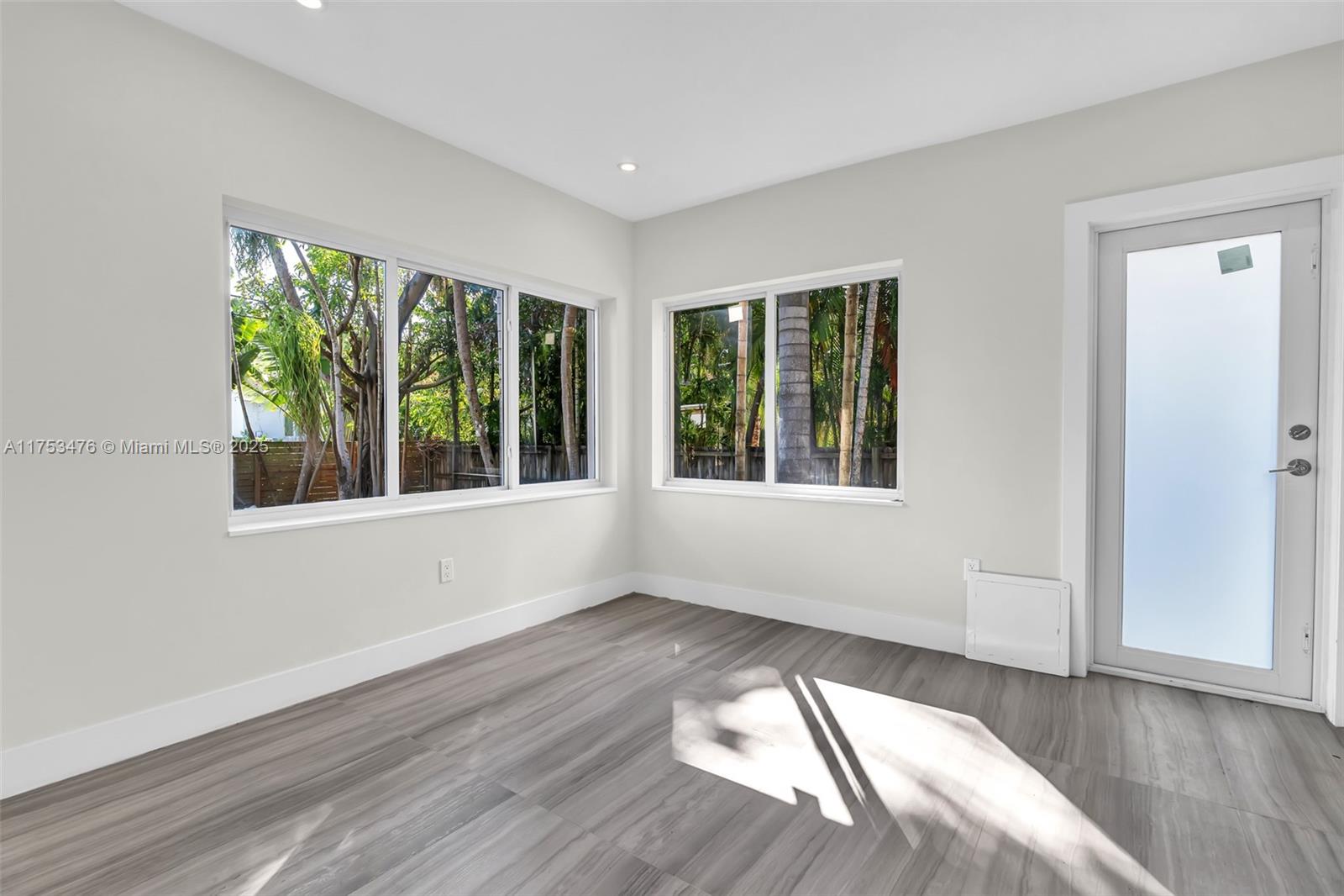 738 NE 73rd St, Miami, Florida image 10