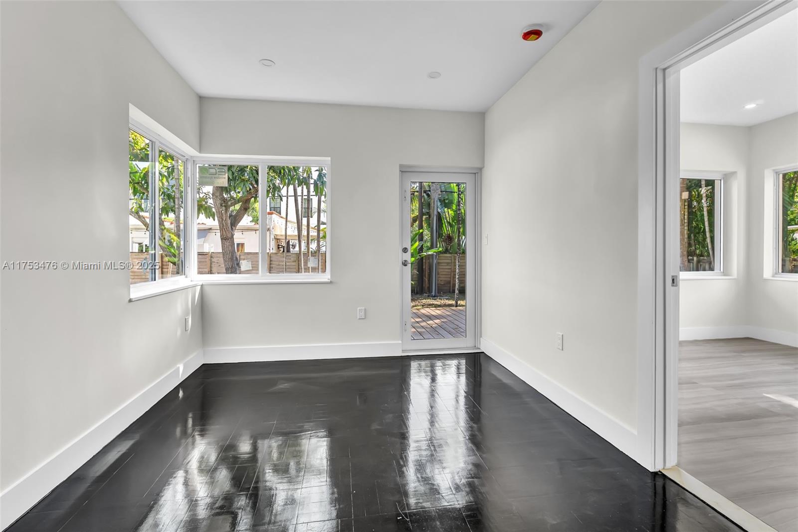 738 NE 73rd St, Miami, Florida image 13
