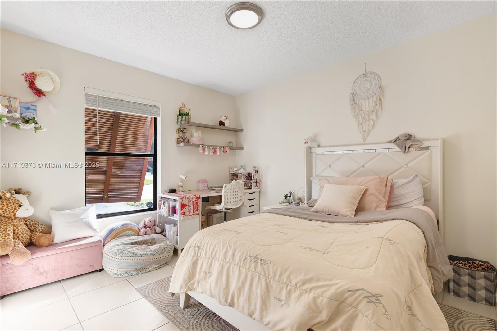 Listing Photo 10