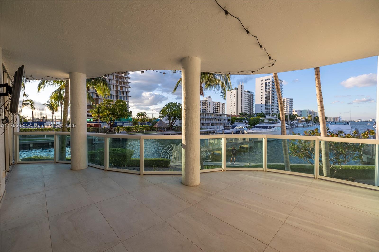 7914 Harbor Island Dr #104, North Bay Village FL 33141