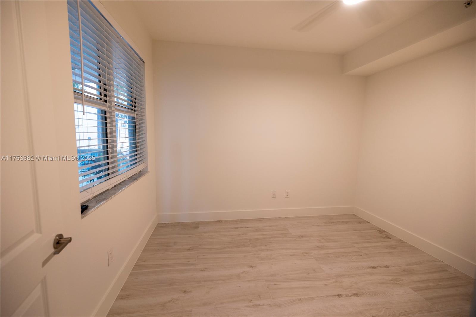 7914 Harbor Island Dr #104, North Bay Village FL 33141