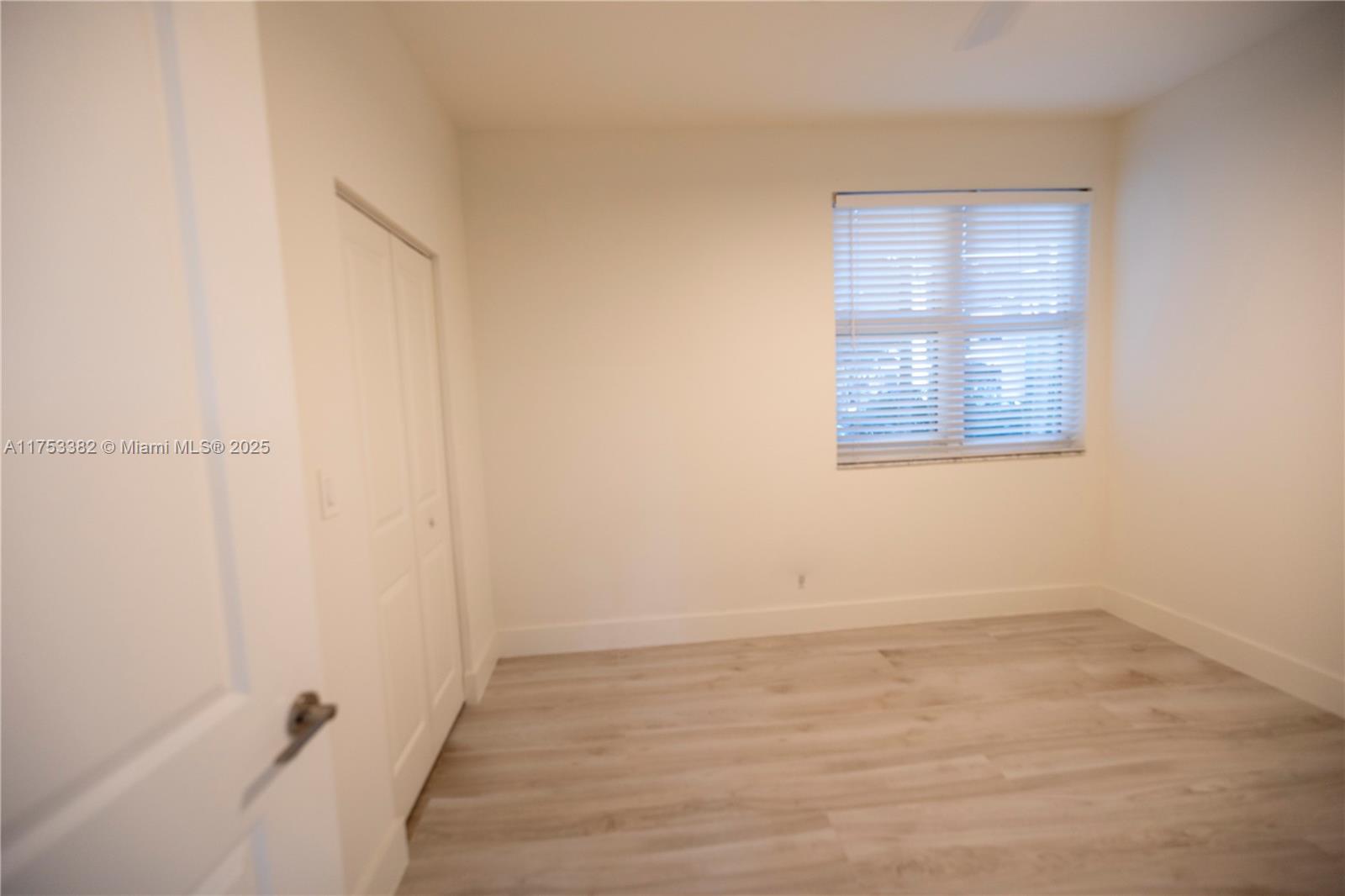 7914 Harbor Island Dr #104, North Bay Village FL 33141