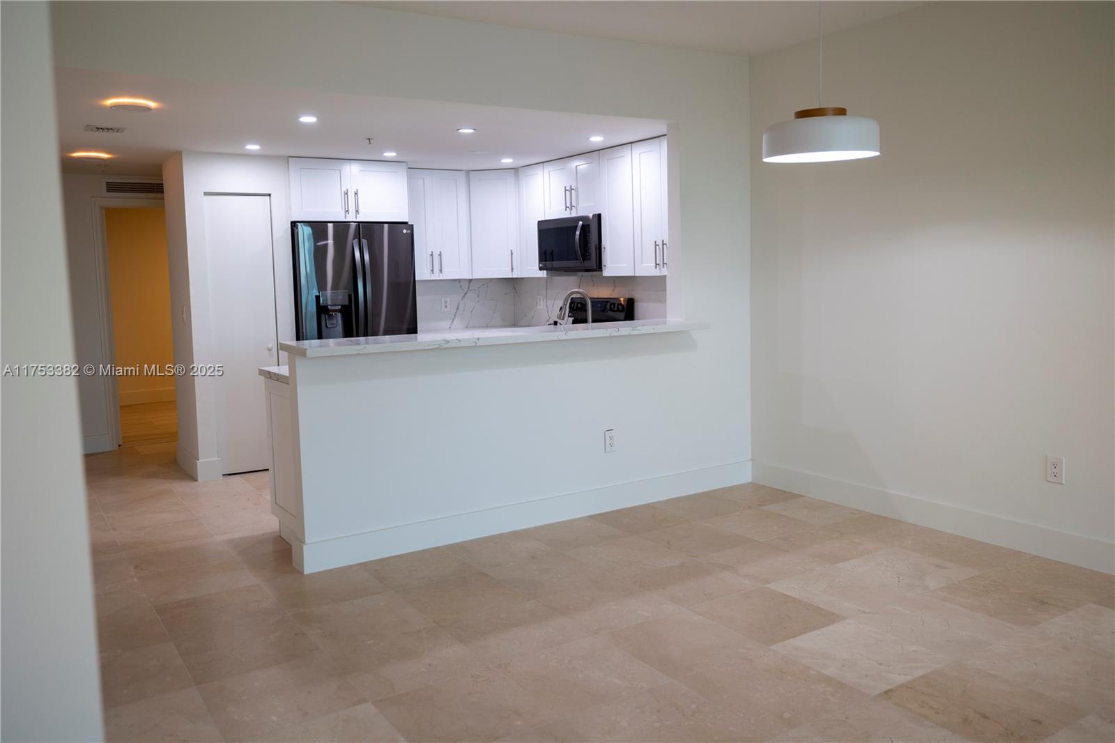7914 Harbor Island Dr #104, North Bay Village FL 33141