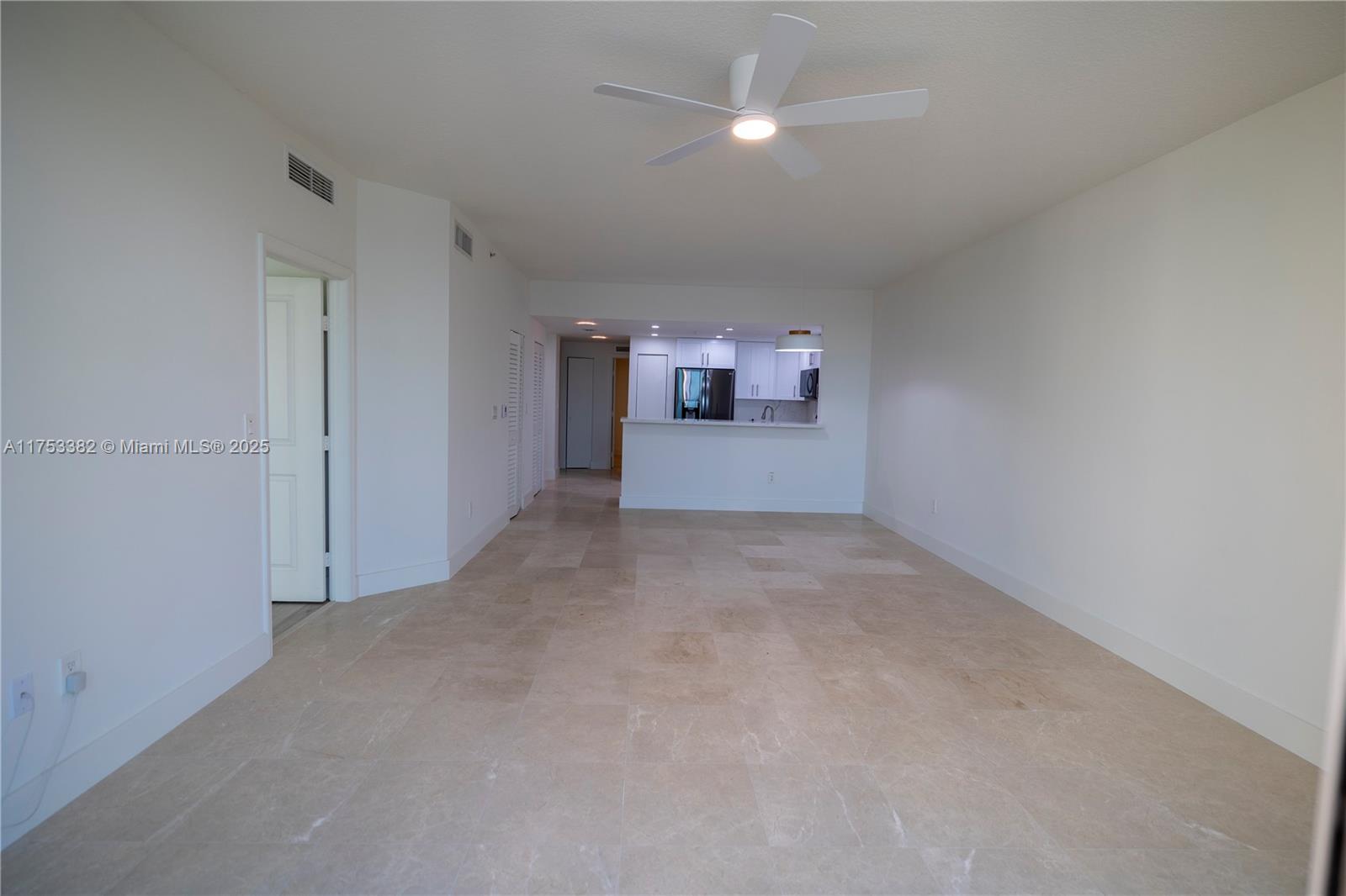 7914 Harbor Island Dr #104, North Bay Village FL 33141