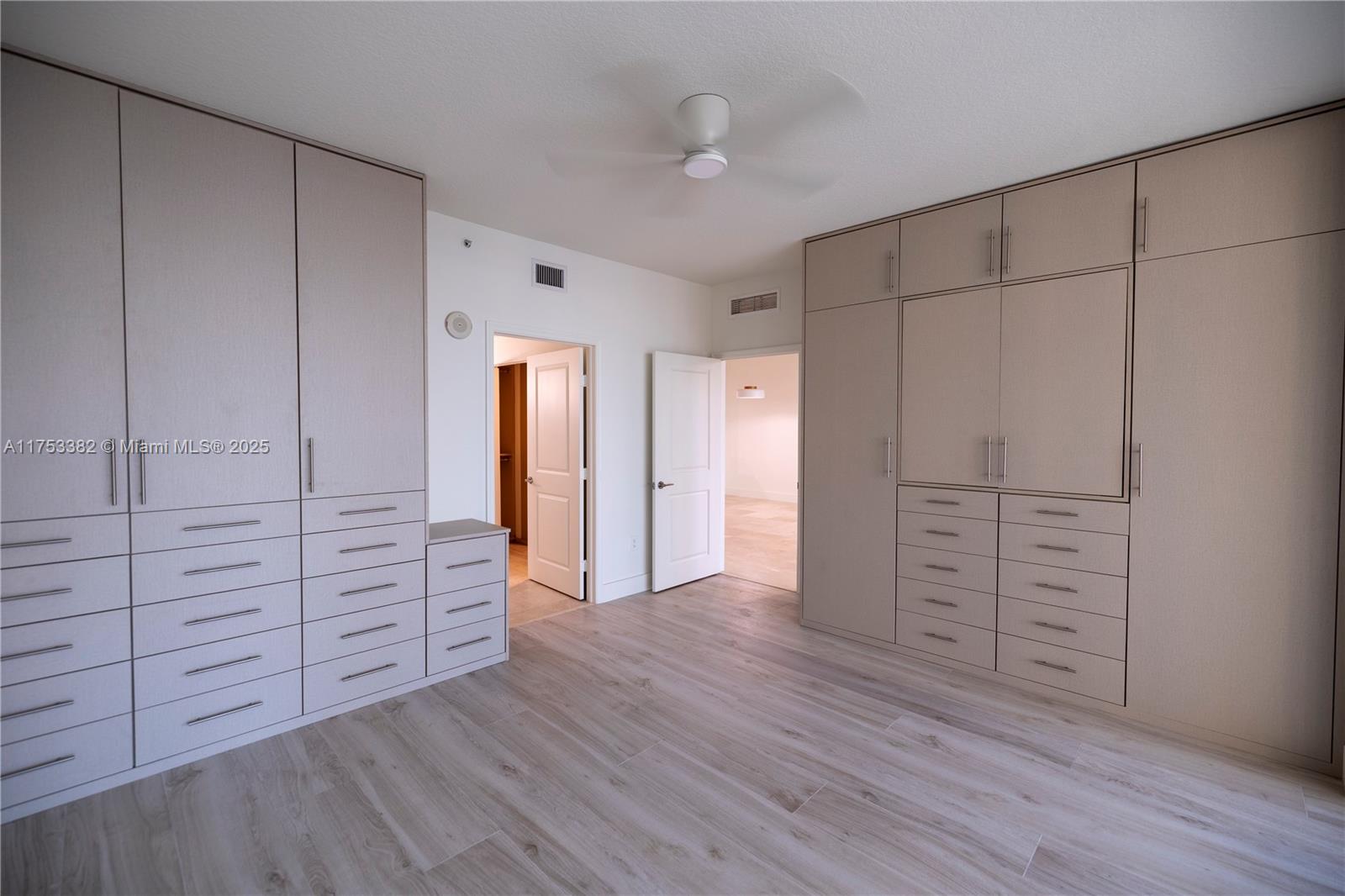 7914 Harbor Island Dr #104, North Bay Village FL 33141