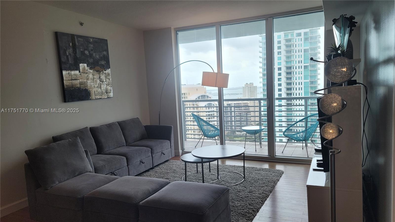 325 S Biscayne Blvd #3321, Miami FL 33131