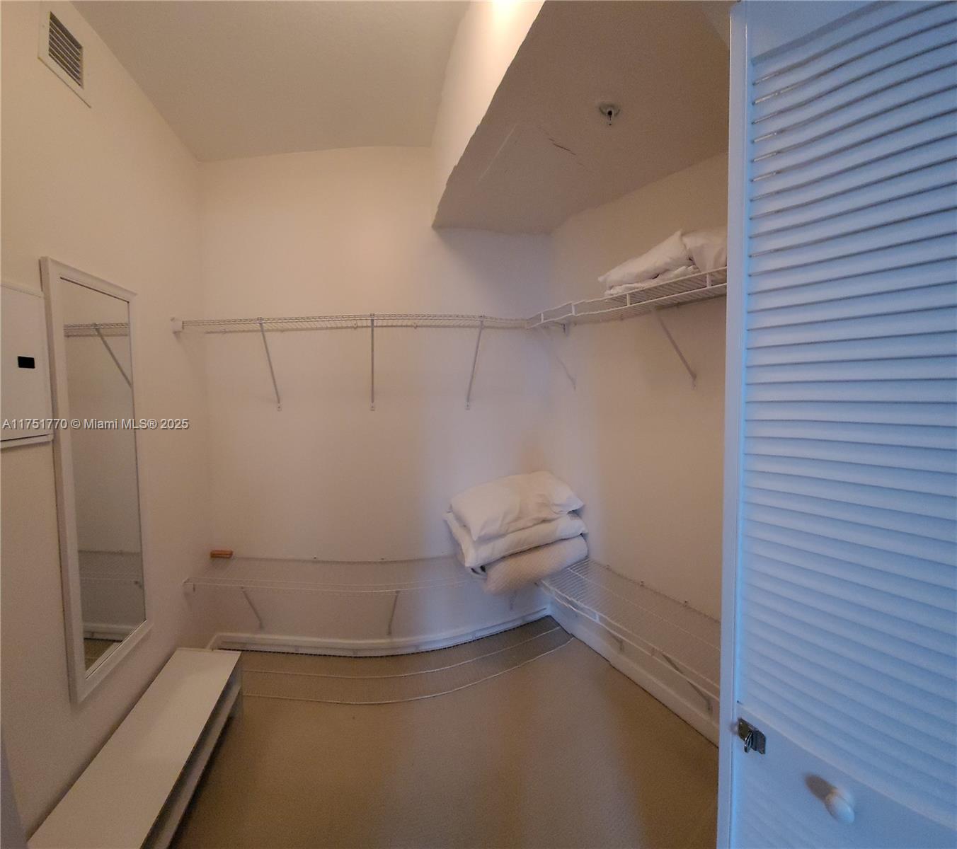 325 S Biscayne Blvd #3321, Miami FL 33131
