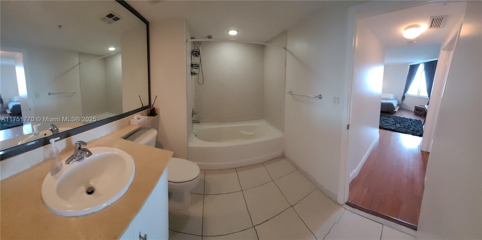 325 S Biscayne Blvd #3321, Miami FL 33131