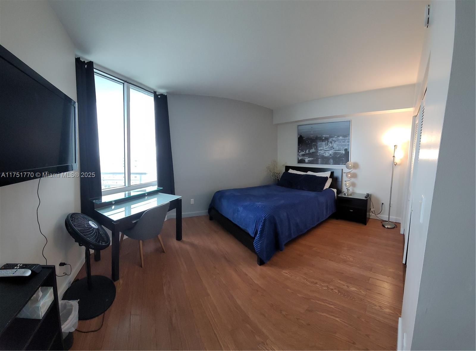 325 S Biscayne Blvd #3321, Miami FL 33131