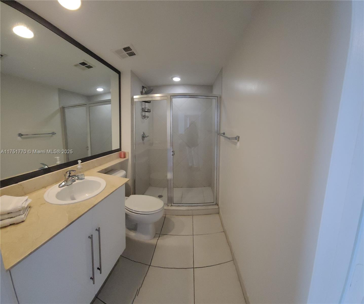 325 S Biscayne Blvd #3321, Miami FL 33131
