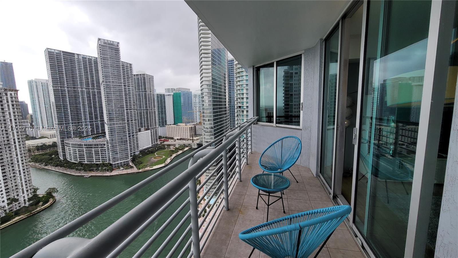 325 S Biscayne Blvd #3321, Miami FL 33131