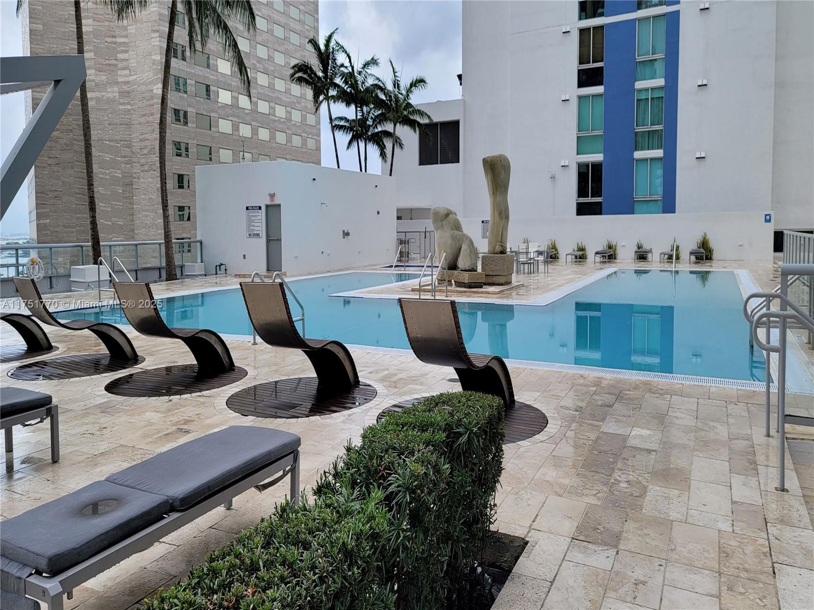 325 S Biscayne Blvd #3321, Miami FL 33131