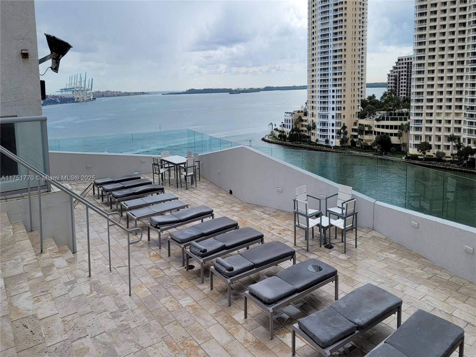 325 S Biscayne Blvd #3321, Miami FL 33131
