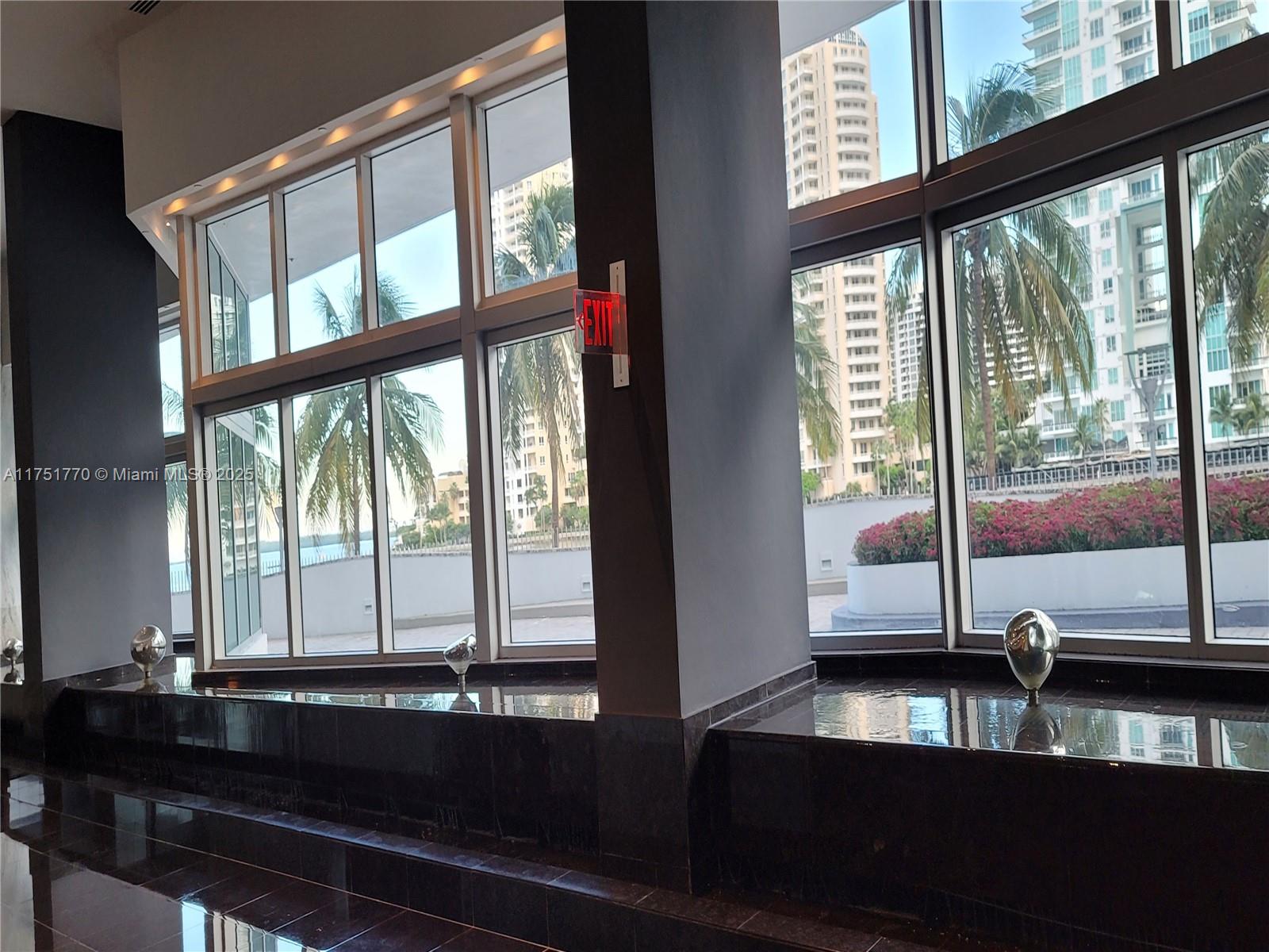 325 S Biscayne Blvd #3321, Miami FL 33131