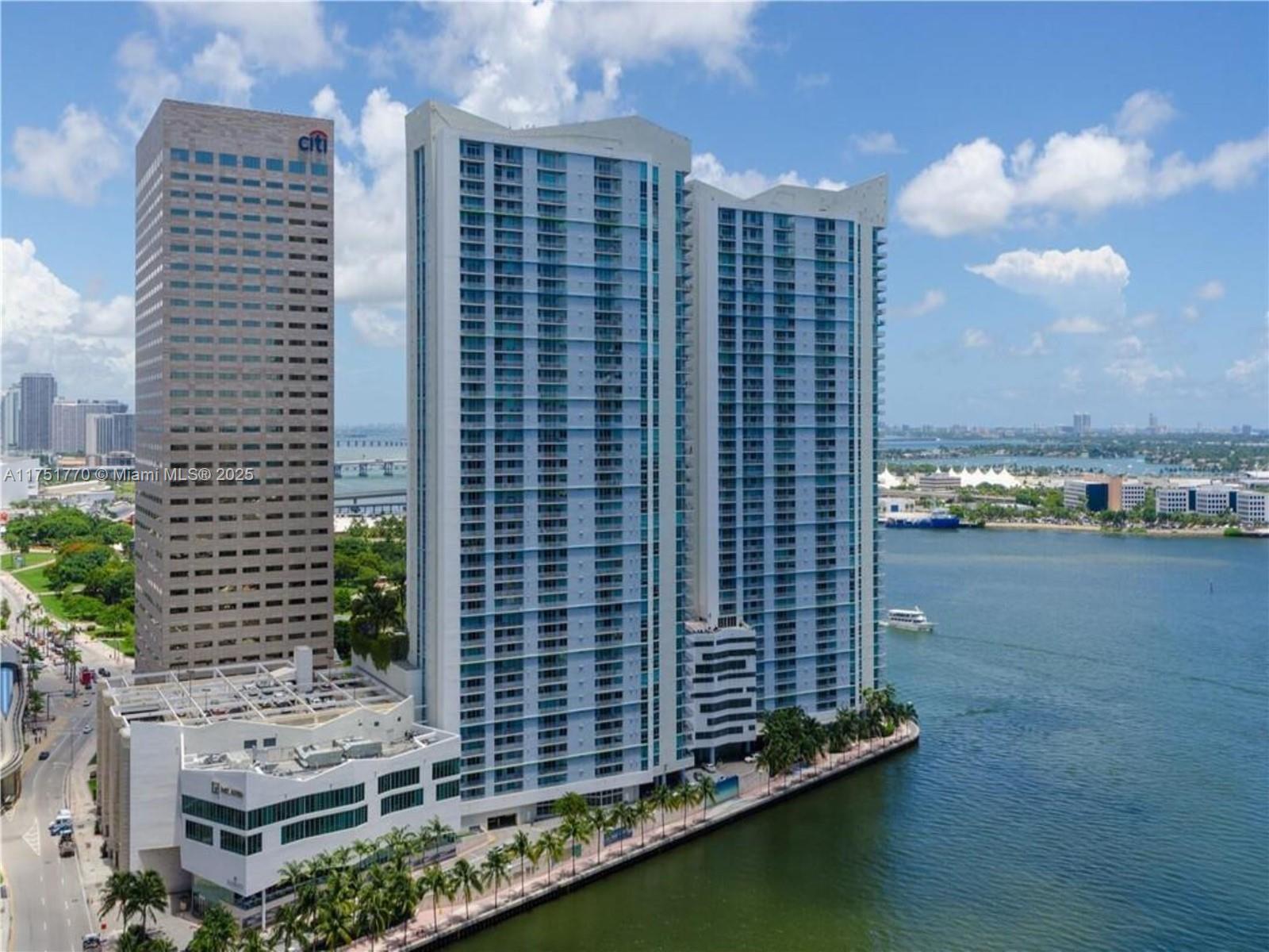325 S Biscayne Blvd #3321, Miami FL 33131