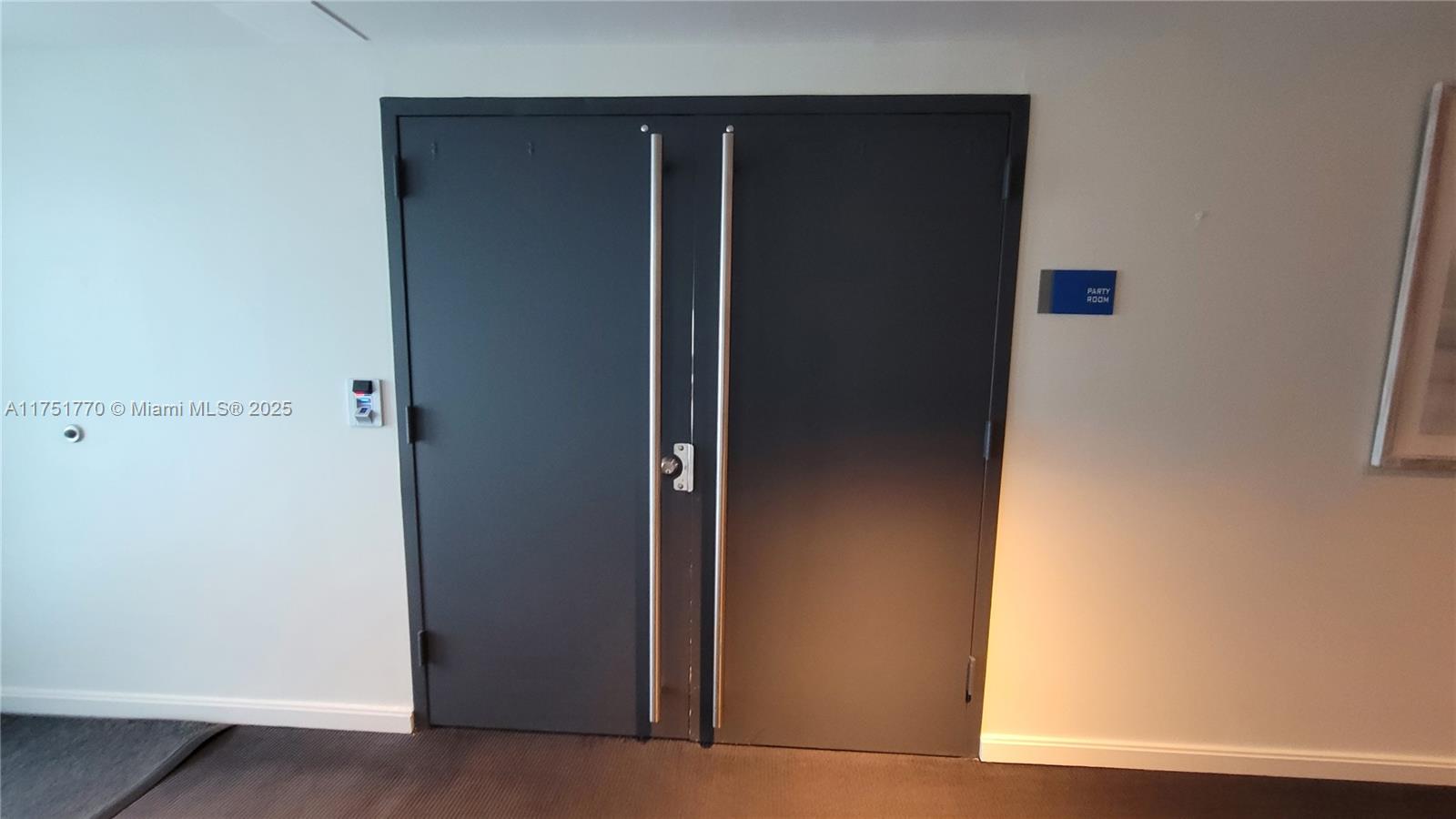 325 S Biscayne Blvd #3321, Miami FL 33131