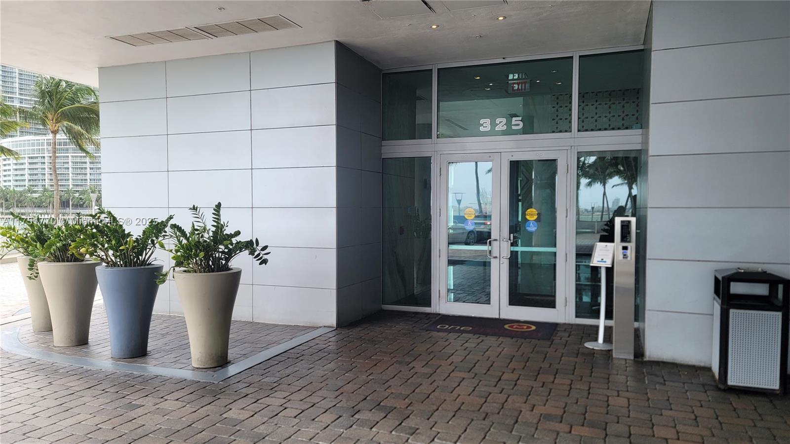 325 S Biscayne Blvd #3321, Miami FL 33131