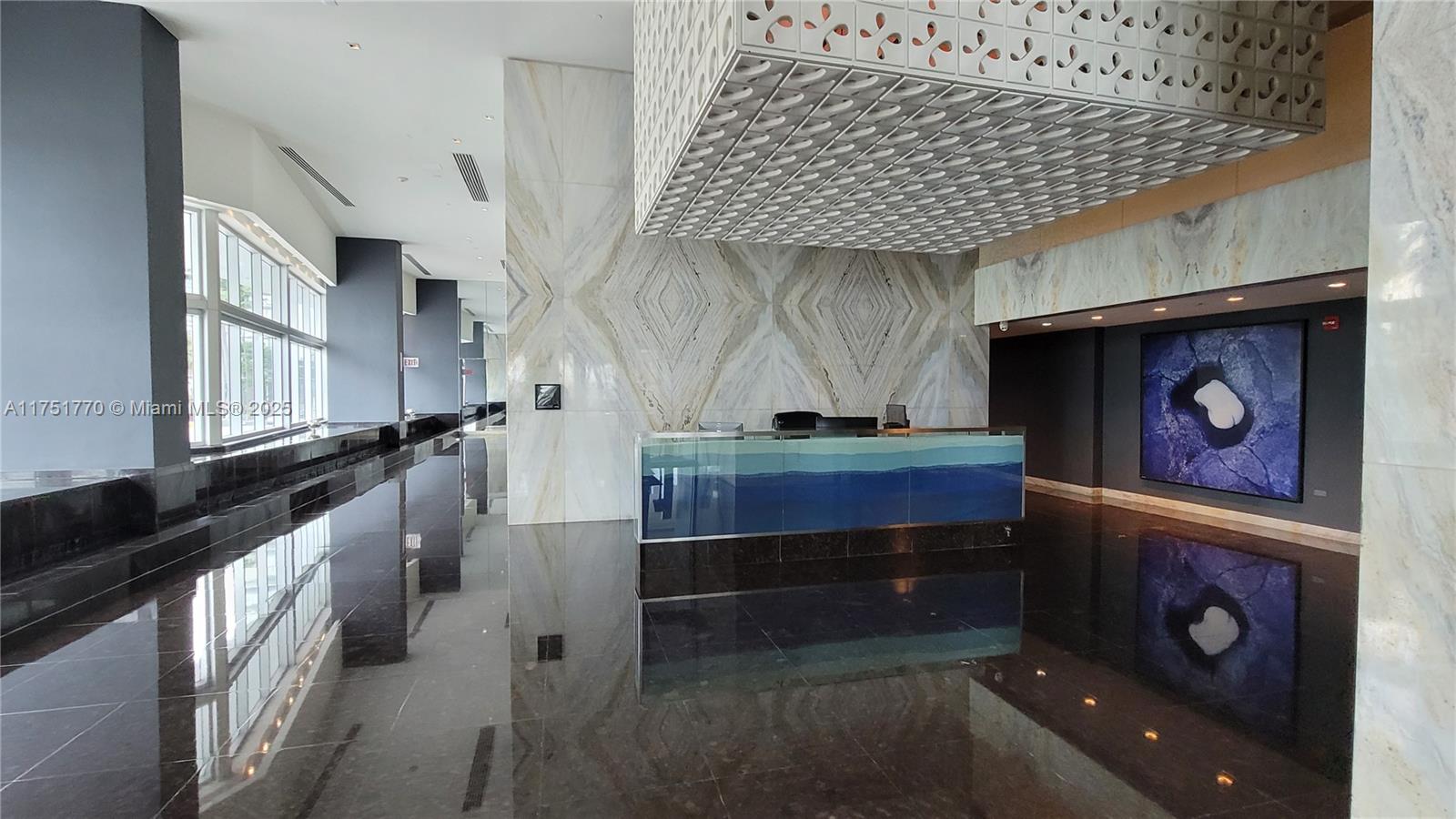 325 S Biscayne Blvd #3321, Miami FL 33131