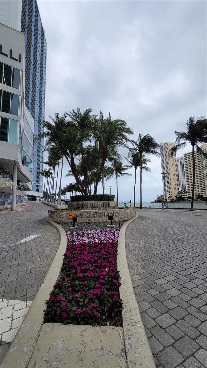 325 S Biscayne Blvd #3321, Miami FL 33131