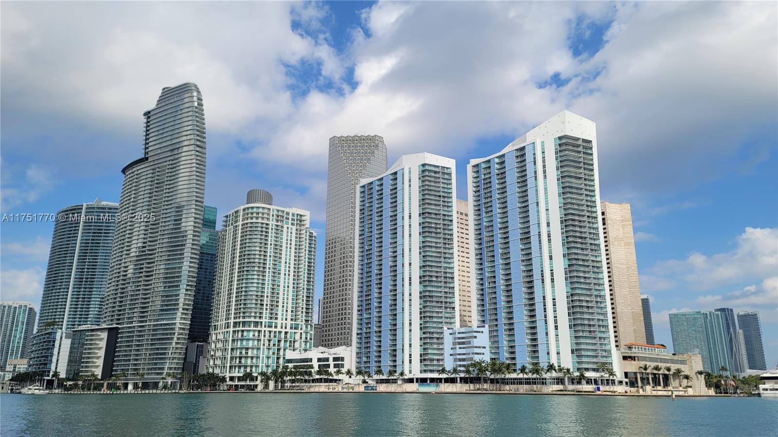 325 S Biscayne Blvd #3321, Miami FL 33131