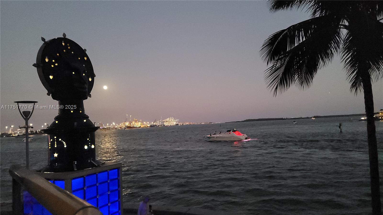 325 S Biscayne Blvd #3321, Miami FL 33131