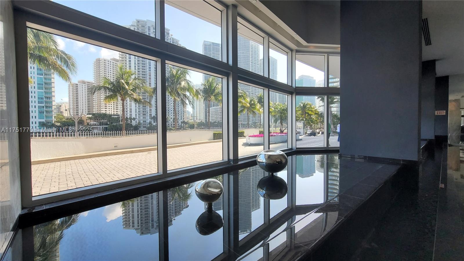 325 S Biscayne Blvd #3321, Miami FL 33131