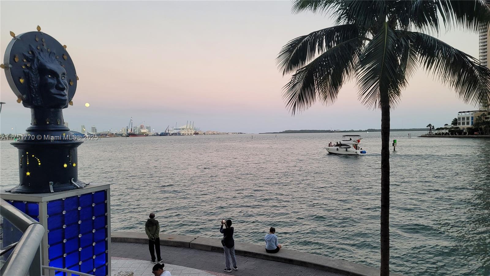 325 S Biscayne Blvd #3321, Miami FL 33131