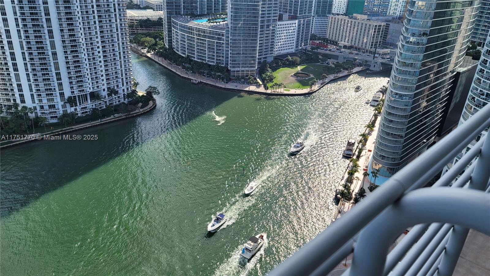 325 S Biscayne Blvd #3321, Miami FL 33131