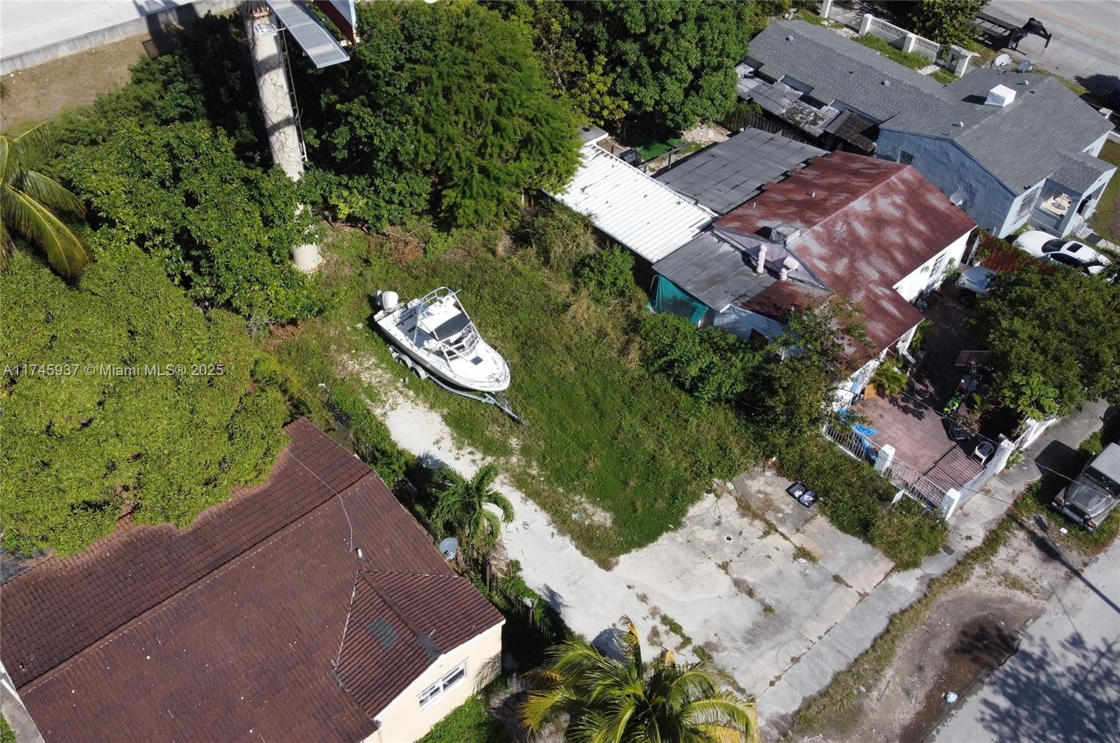 321 NW 37th St, Miami, Florida image 14