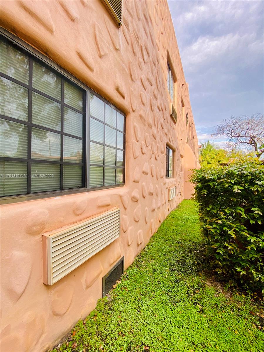 200 Azure Way, Miami Springs, Florida image 11