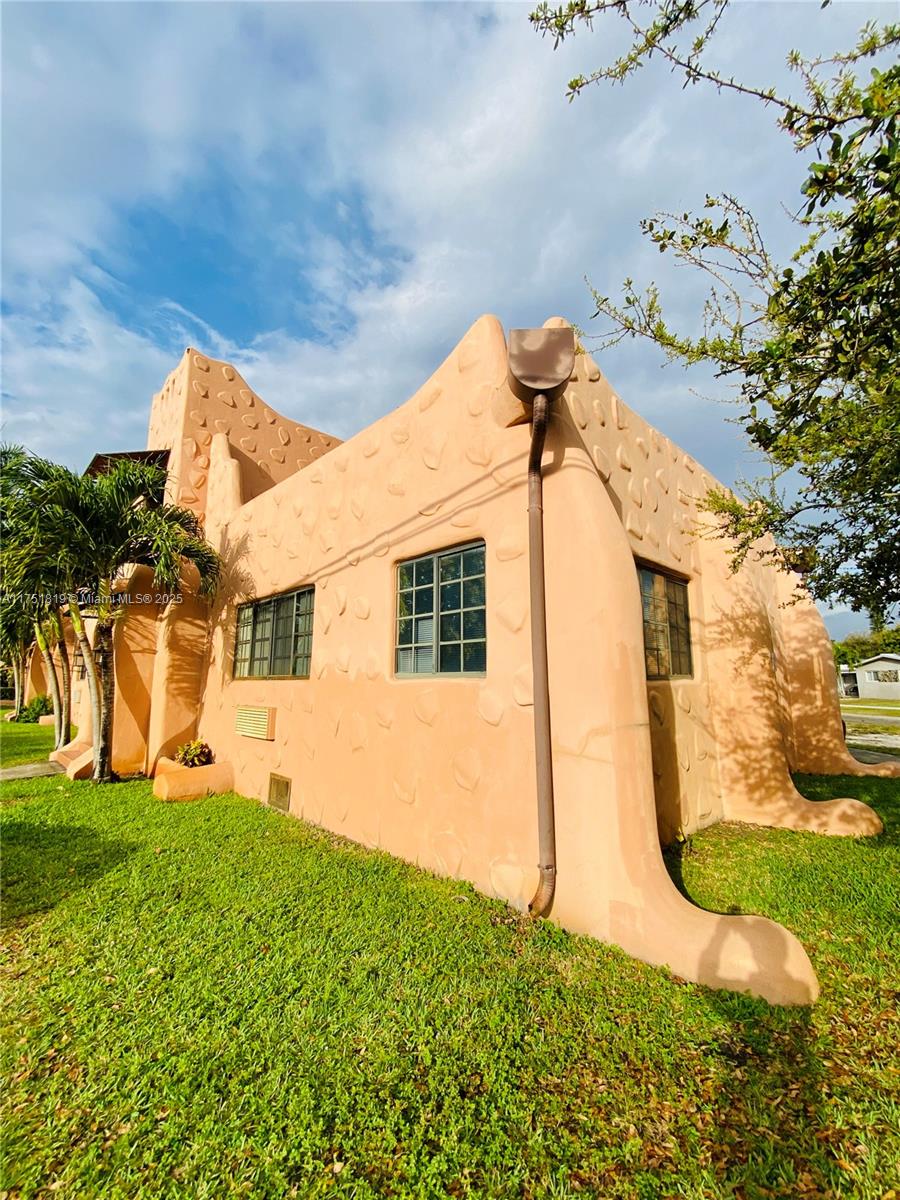 200 Azure Way, Miami Springs, Florida image 16