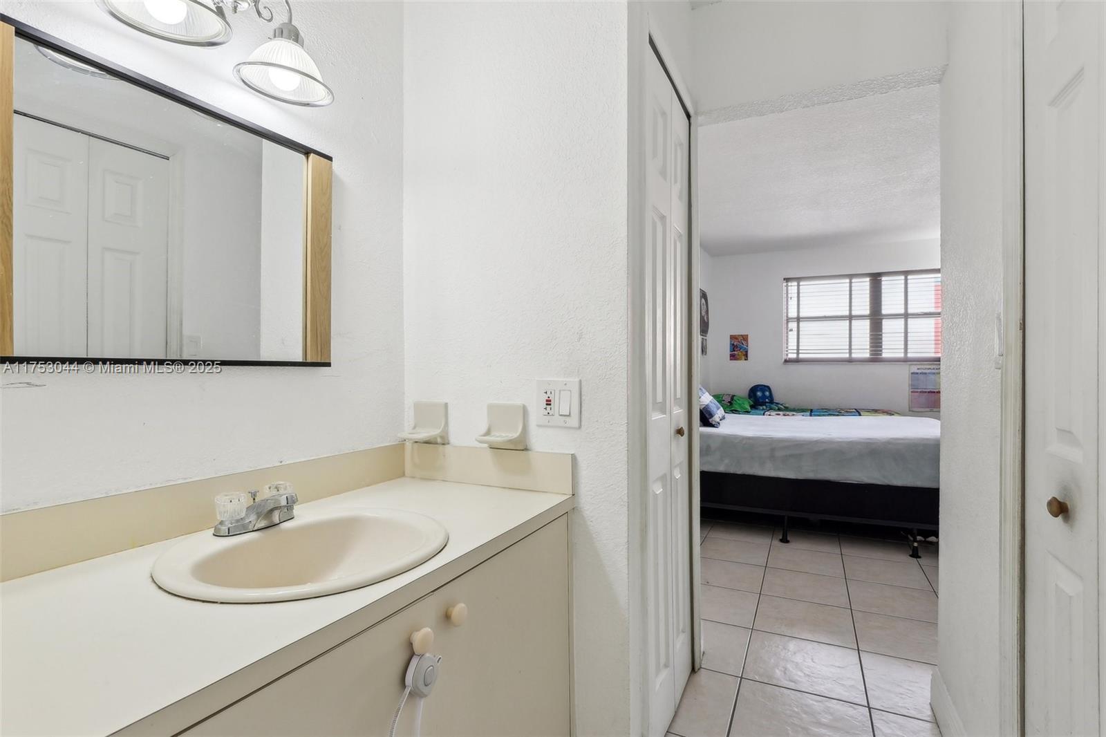 8425 NW 8th St #404, Miami, Florida image 23