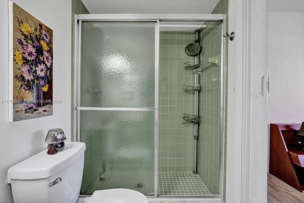 205 SE 11th Ter #203, Dania Beach, Florida image 17